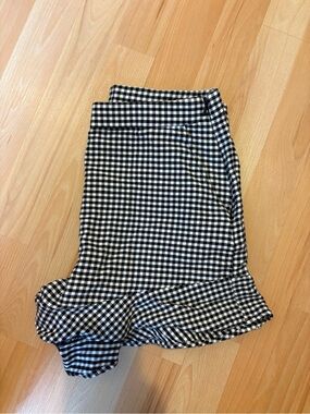 Black and White Gingham Ruffle Hem Women's Shorts